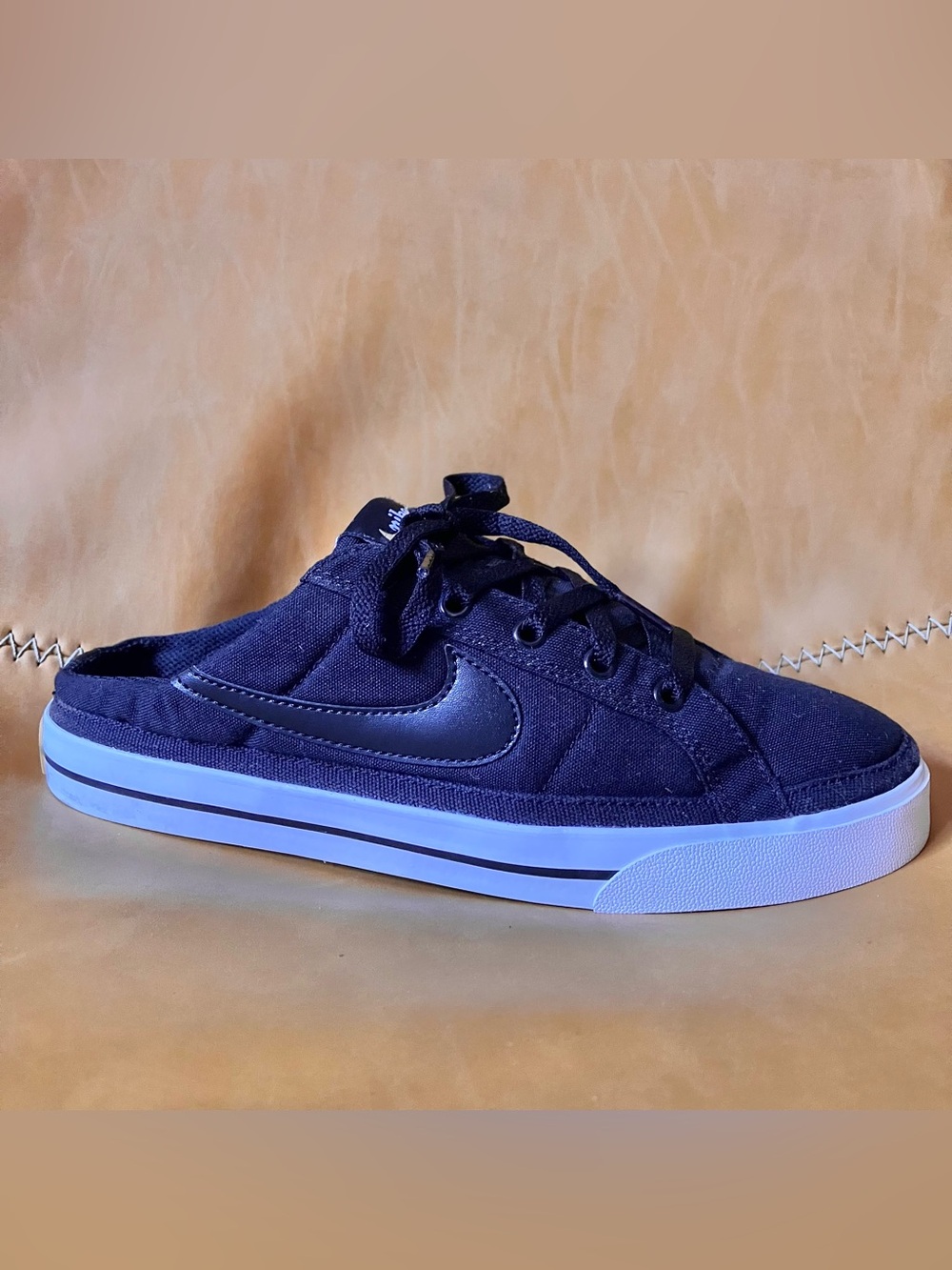 Nike women’s Court Legacy Mules